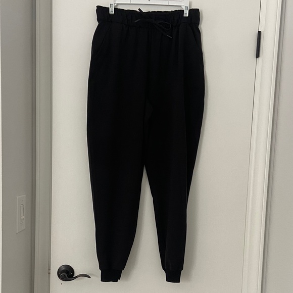 Lululemon Keep Moving Black Jogger Pants - Picture 2 of 15